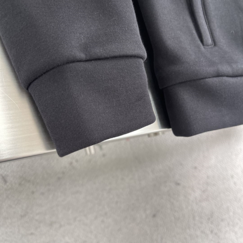 Pra*a outwear
